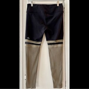 Alo yoga legging, size Medium